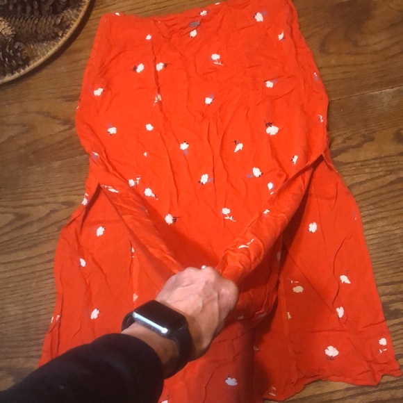 EUC O’Neill red floral midi skirt with side slits - Picture 8 of 9